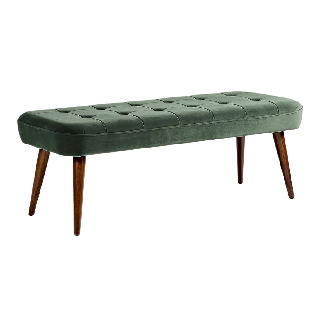 **Sofa z weluru na drewnianych nogach**